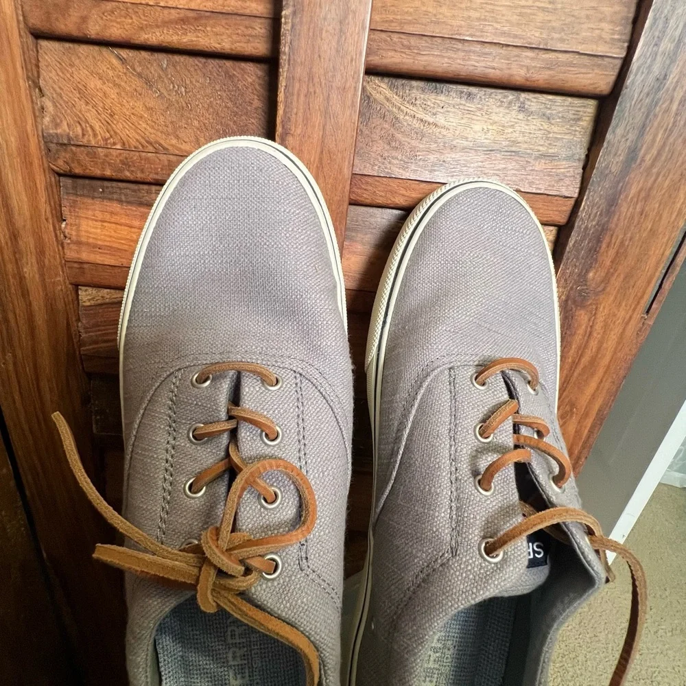 Sperry Men's Canvas Lace-Up Sneakers with Brown leather Laces. Stylish!!!!
